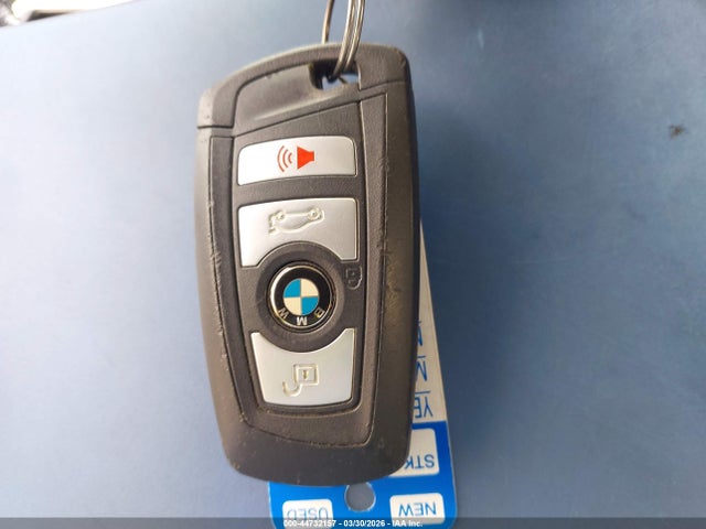 BMW 320i 2018 WBA8A9C54JK622910 Image 11