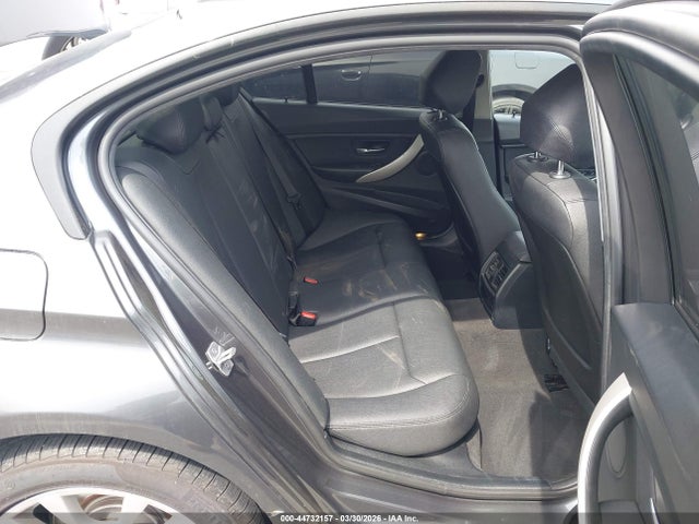 BMW 320i 2018 WBA8A9C54JK622910 Image 8