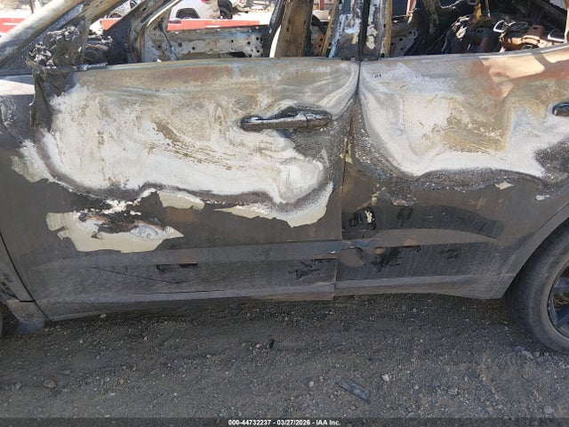 2020 JAGUAR E-PACE SADFP2FXXL1Z86775 Photo 8