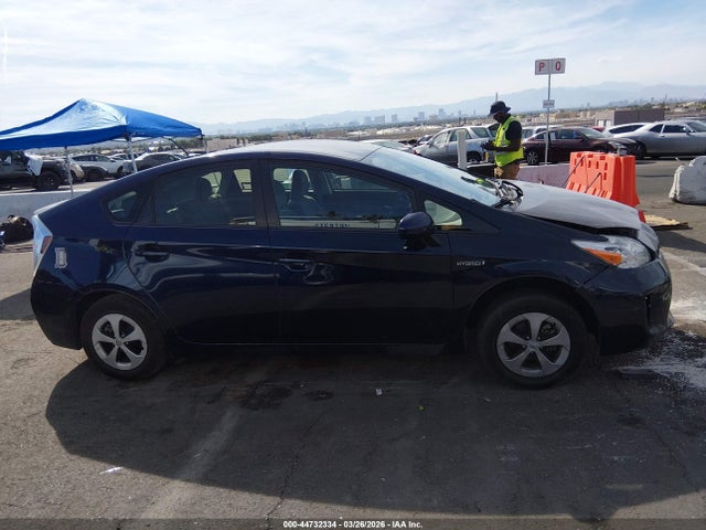Toyota Prius Three 2015 JTDKN3DU6F0404924 Image 13