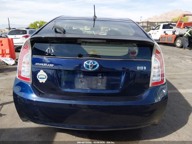 Toyota Prius Three 2015 JTDKN3DU6F0404924 Image 16