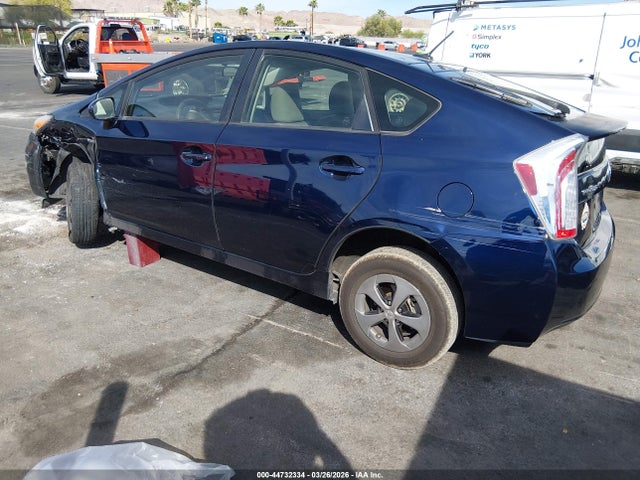 Toyota Prius Three 2015 JTDKN3DU6F0404924 Image 3