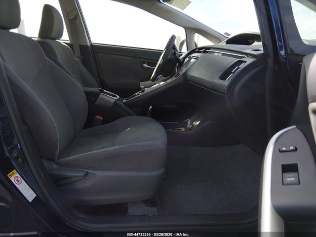 Toyota Prius Three 2015 JTDKN3DU6F0404924 Image 5