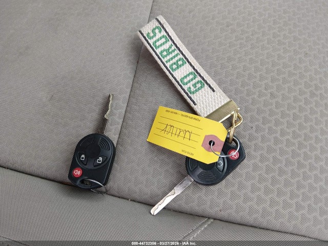 1FMCU0GDXHUA44985 Ford ESCAPE SE