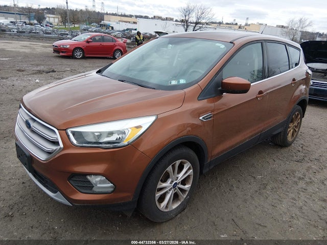 1FMCU0GDXHUA44985 Ford ESCAPE SE