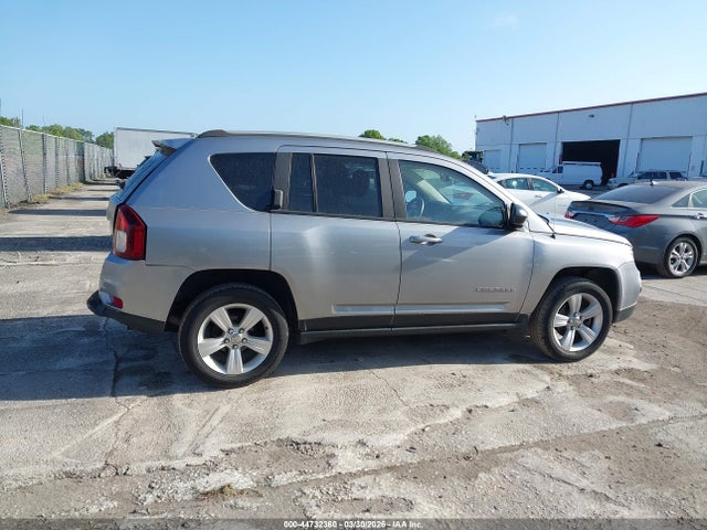 44732360 :رقم المزاد ، 1C4NJDBB3HD151105 vin ، 2017 Jeep Compass Sport 4x4 مزاد بيع