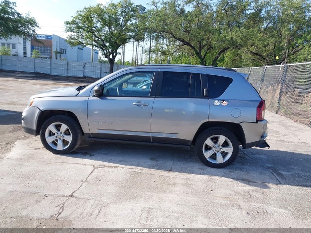 44732360 :رقم المزاد ، 1C4NJDBB3HD151105 vin ، 2017 Jeep Compass Sport 4x4 مزاد بيع