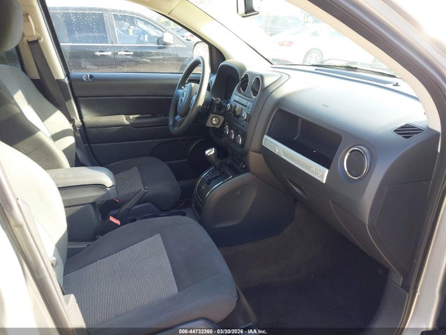 44732360 :رقم المزاد ، 1C4NJDBB3HD151105 vin ، 2017 Jeep Compass Sport 4x4 مزاد بيع