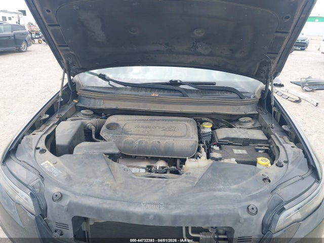 2019 Jeep Cherokee Latitude Fwd მანქანა იყიდება აუქციონზე, vin: 1C4PJLCB7KD286371, აუქციონის ნომერი: 44732393