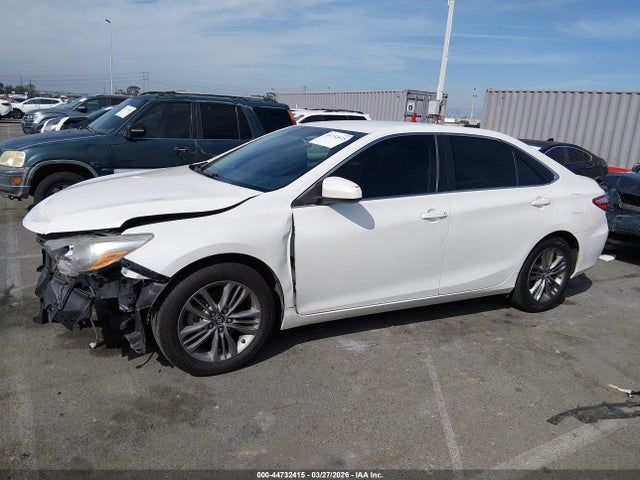 2016 Toyota Camry Se მანქანა იყიდება აუქციონზე, vin: 4T1BF1FK0GU136925, აუქციონის ნომერი: 44732415