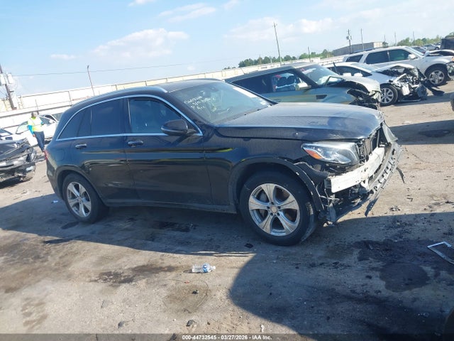 44732545 :رقم المزاد ، WDC0G4KB7HF135836 vin ، 2017 Mercedes-benz Glc 300 4matic مزاد بيع
