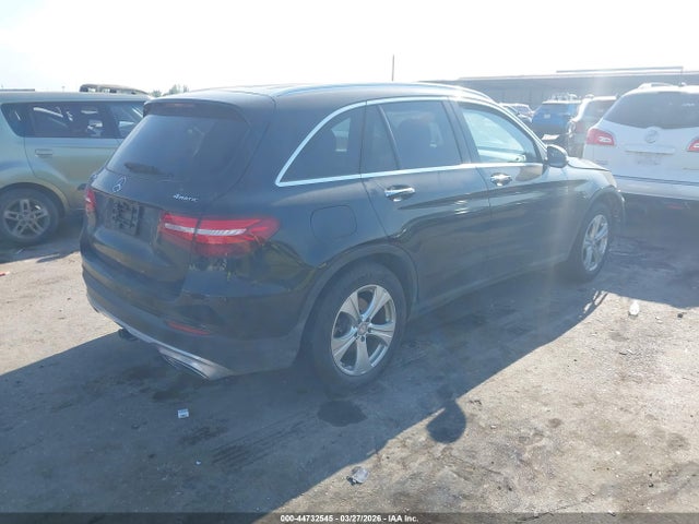 44732545 :رقم المزاد ، WDC0G4KB7HF135836 vin ، 2017 Mercedes-benz Glc 300 4matic مزاد بيع