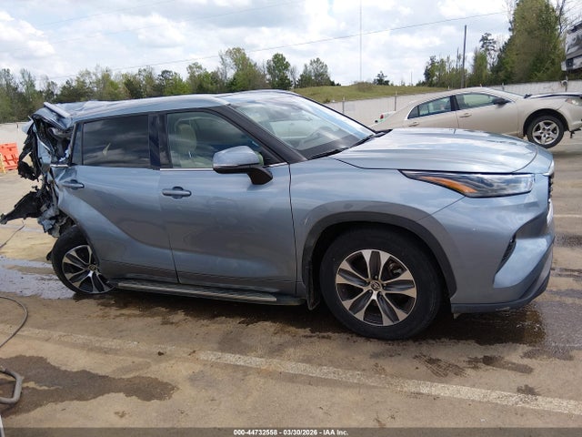 Aukcja sprzedaży 2022 Toyota Highlander Xle, vin: 5TDGZRAH1NS120472, numer aukcji: 44732558