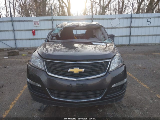 Продажа на аукционе авто 2017 Chevrolet Traverse Ls, vin: 1GNKRFKD8HJ241268, номер лота: 44732562