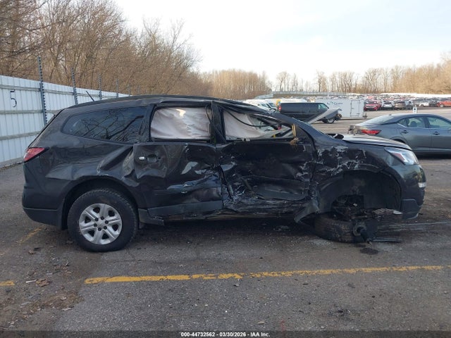 Продажа на аукционе авто 2017 Chevrolet Traverse Ls, vin: 1GNKRFKD8HJ241268, номер лота: 44732562