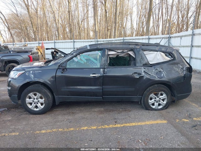 Продажа на аукционе авто 2017 Chevrolet Traverse Ls, vin: 1GNKRFKD8HJ241268, номер лота: 44732562