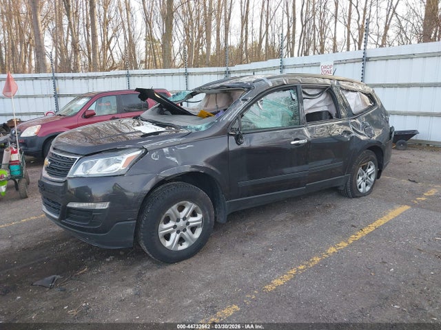 Продажа на аукционе авто 2017 Chevrolet Traverse Ls, vin: 1GNKRFKD8HJ241268, номер лота: 44732562