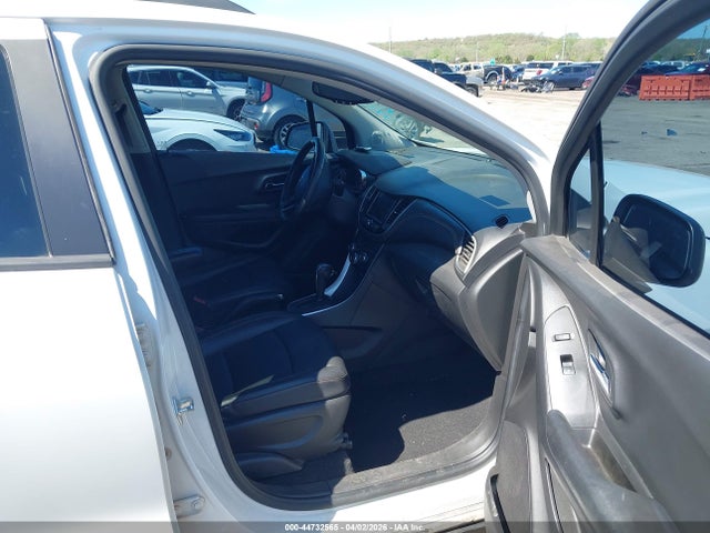 Продажа на аукционе авто 2021 Chevrolet Trax Awd Lt, vin: KL7CJPSM1MB376698, номер лота: 44732565