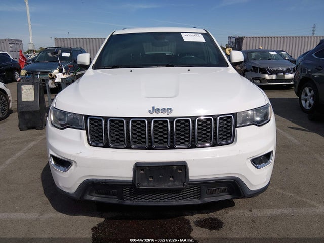 1C4RJEAG0HC677010 Jeep Grand Cherokee Laredo 4x2