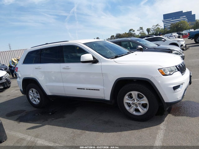 1C4RJEAG0HC677010 Jeep Grand Cherokee Laredo 4x2