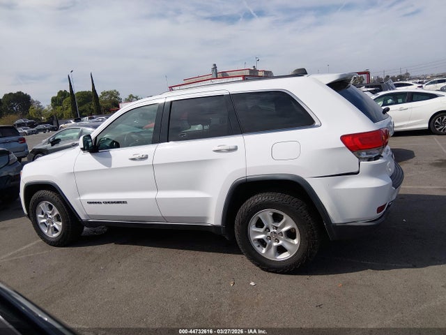 1C4RJEAG0HC677010 Jeep Grand Cherokee Laredo 4x2