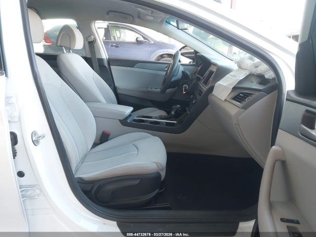 2017 Hyundai Sonata მანქანა იყიდება აუქციონზე, vin: 5NPE24AF5HH534099, აუქციონის ნომერი: 44732679