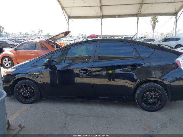 Toyota Prius Two 2015 JTDKN3DU9F0411172 Image 14