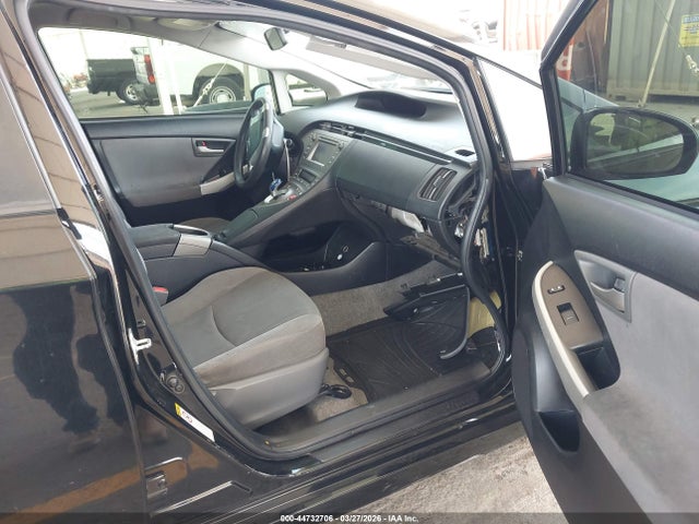 Toyota Prius Two 2015 JTDKN3DU9F0411172 Image 5