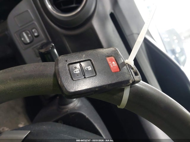 2012 TOYOTA PRIUS C JTDKDTB33C1508080 Photo 10