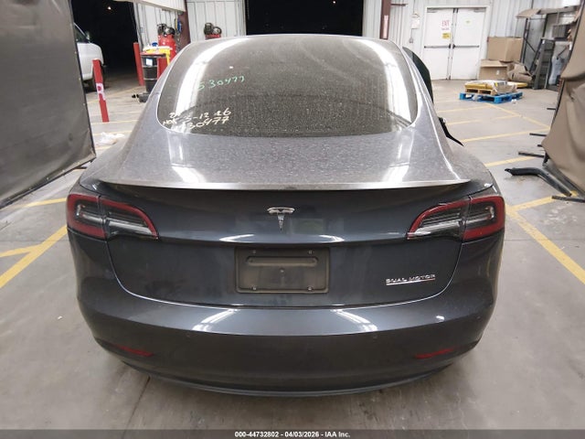 44732802 :رقم المزاد ، 5YJ3E1EBXKF530477 vin ، 2019 Tesla Model 3 Long Range/performance مزاد بيع
