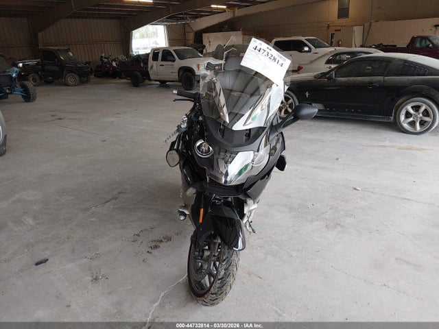 44732814 :رقم المزاد ، WB106120XGZZ26166 vin ، 2016 Bmw K1600 Gtl مزاد بيع