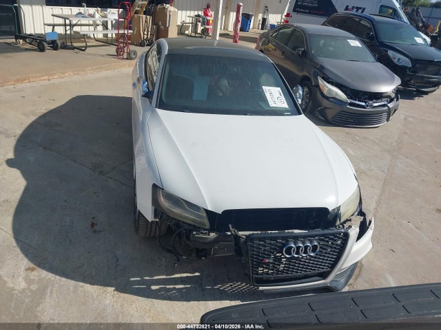 44732821 :رقم المزاد ، WAUGVAFR3BA064572 vin ، 2011 Audi S5 4.2 Premium Plus مزاد بيع