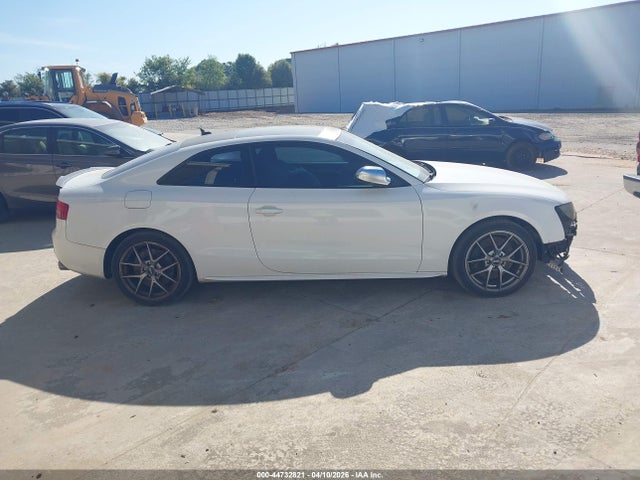 44732821 :رقم المزاد ، WAUGVAFR3BA064572 vin ، 2011 Audi S5 4.2 Premium Plus مزاد بيع