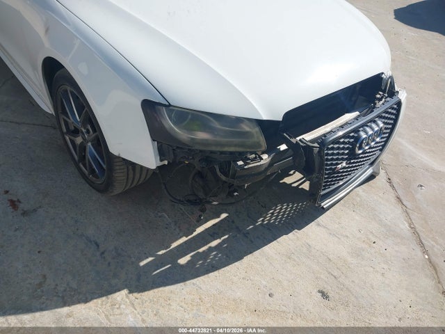 44732821 :رقم المزاد ، WAUGVAFR3BA064572 vin ، 2011 Audi S5 4.2 Premium Plus مزاد بيع