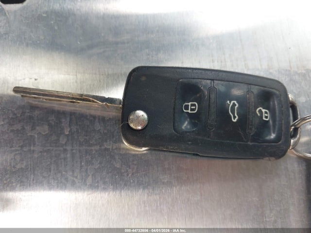 Продажа на аукционе авто 2013 Volkswagen Passat S, vin: 1VWAH7A33DC112078, номер лота: 44732856