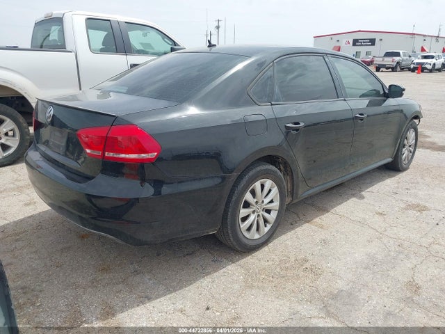 Продажа на аукционе авто 2013 Volkswagen Passat S, vin: 1VWAH7A33DC112078, номер лота: 44732856