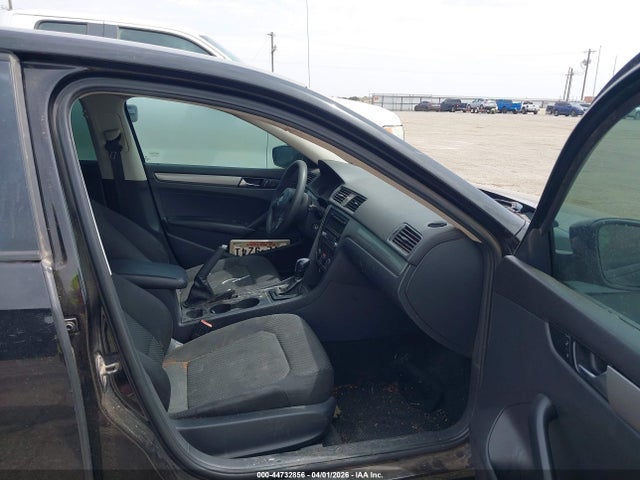 Продажа на аукционе авто 2013 Volkswagen Passat S, vin: 1VWAH7A33DC112078, номер лота: 44732856