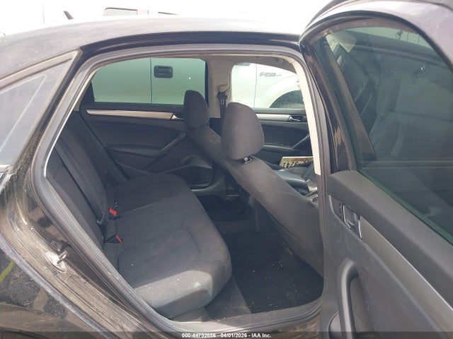 Продажа на аукционе авто 2013 Volkswagen Passat S, vin: 1VWAH7A33DC112078, номер лота: 44732856