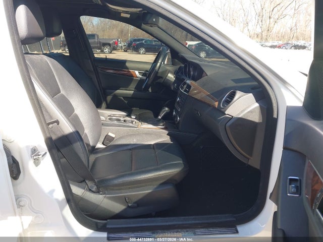 Продажа на аукционе авто 2013 Mercedes-benz C 300 Sport 4matic, vin: WDDGF8ABXDR287205, номер лота: 44732891