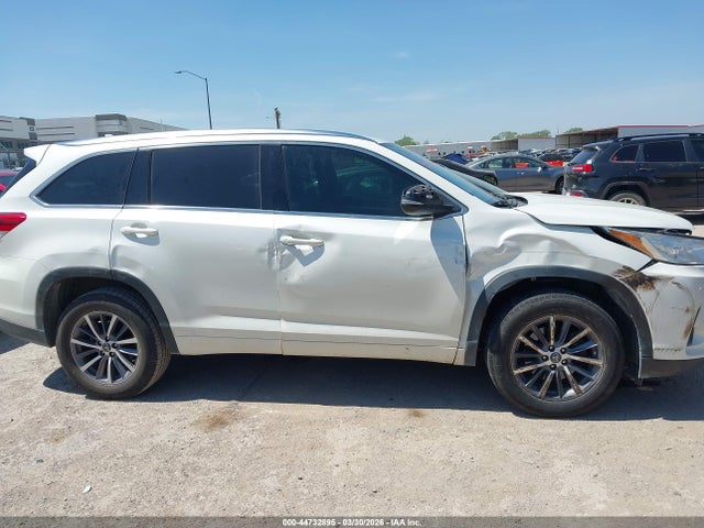 44732895 :رقم المزاد ، 5TDKZRFH0HS517470 vin ، 2017 Toyota Highlander Xle مزاد بيع