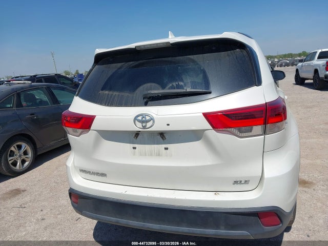 44732895 :رقم المزاد ، 5TDKZRFH0HS517470 vin ، 2017 Toyota Highlander Xle مزاد بيع