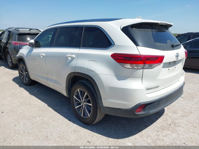 44732895 :رقم المزاد ، 5TDKZRFH0HS517470 vin ، 2017 Toyota Highlander Xle مزاد بيع