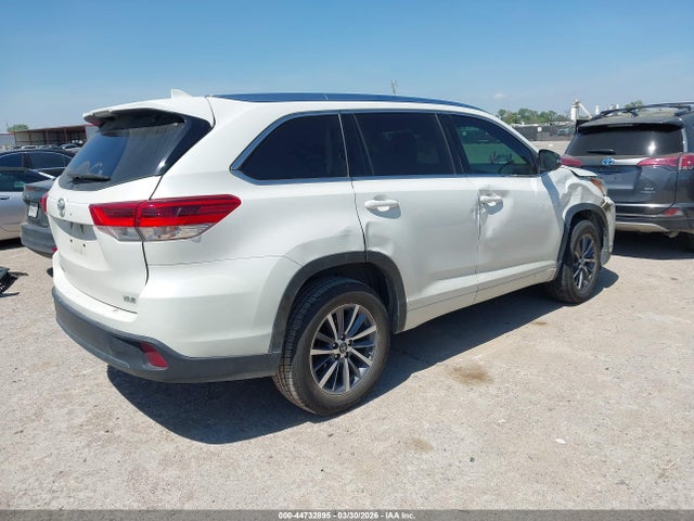 44732895 :رقم المزاد ، 5TDKZRFH0HS517470 vin ، 2017 Toyota Highlander Xle مزاد بيع
