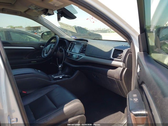 44732895 :رقم المزاد ، 5TDKZRFH0HS517470 vin ، 2017 Toyota Highlander Xle مزاد بيع