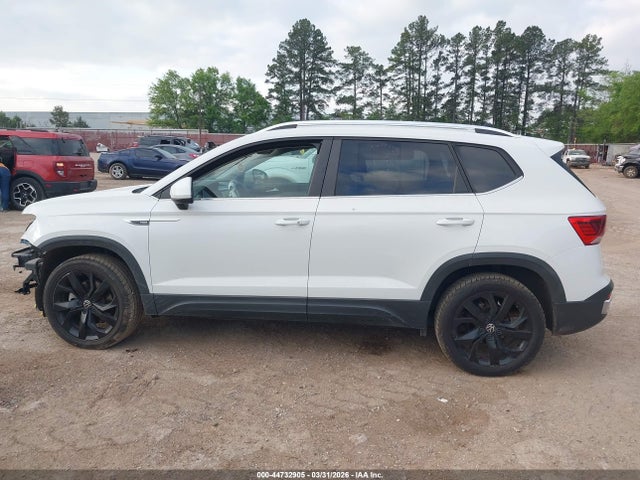 Продаж на аукціоні авто 2022 Volkswagen Taos 1.5t Sel, vin: 3VV1X7B28NM014385, номер лоту: 44732905