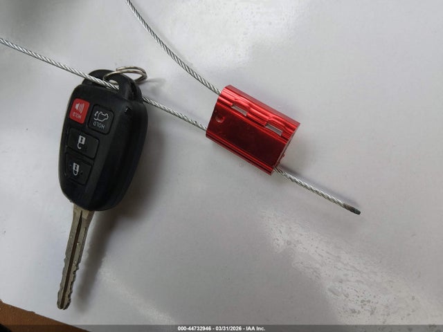 Продаж на аукціоні авто 2017 Toyota Rav4 Xle, vin: JTMRFREV5HJ705946, номер лоту: 44732946
