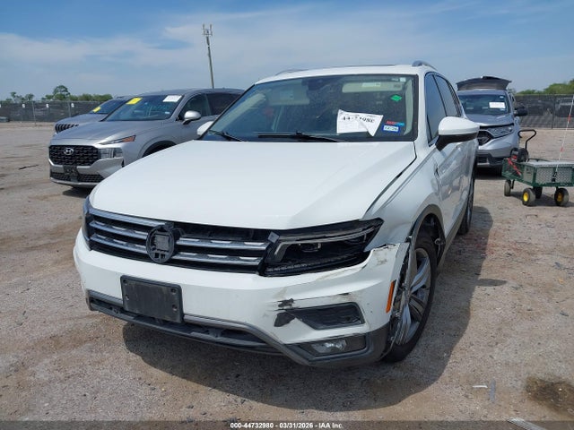 2018 Volkswagen Tiguan 2.0t Sel Premium მანქანა იყიდება აუქციონზე, vin: 3VV5B7AX4JM180782, აუქციონის ნომერი: 44732980