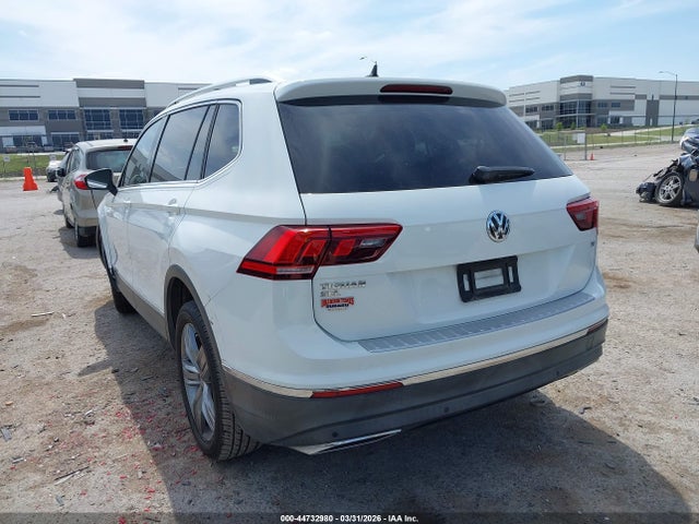 2018 Volkswagen Tiguan 2.0t Sel Premium მანქანა იყიდება აუქციონზე, vin: 3VV5B7AX4JM180782, აუქციონის ნომერი: 44732980