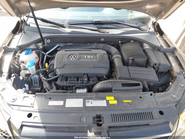 2015 Volkswagen Passat 1.8t S მანქანა იყიდება აუქციონზე, vin: 1VWAT7A33FC009261, აუქციონის ნომერი: 44733044