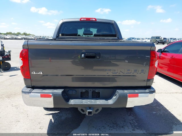 5TFHW5F17EX332515 Toyota Tundra Limited 5.7l V8